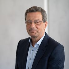 Portrait von Nils Dube